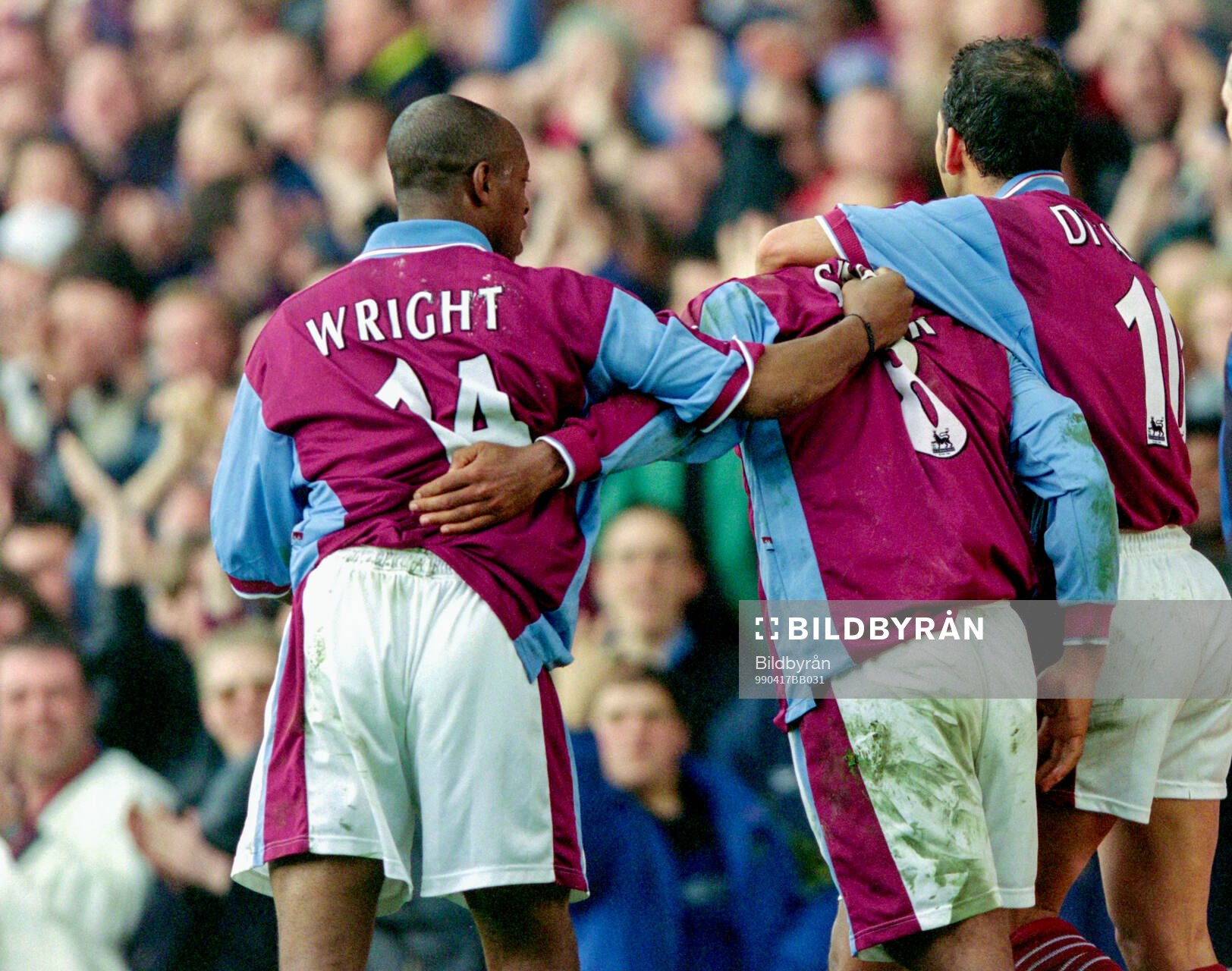 Football, Premier League 1998-1999, West Ham - Derby: Trevor Sinclair (C) of West Ham celebrates his goal with Ian Wright and Paolo Di Canio.