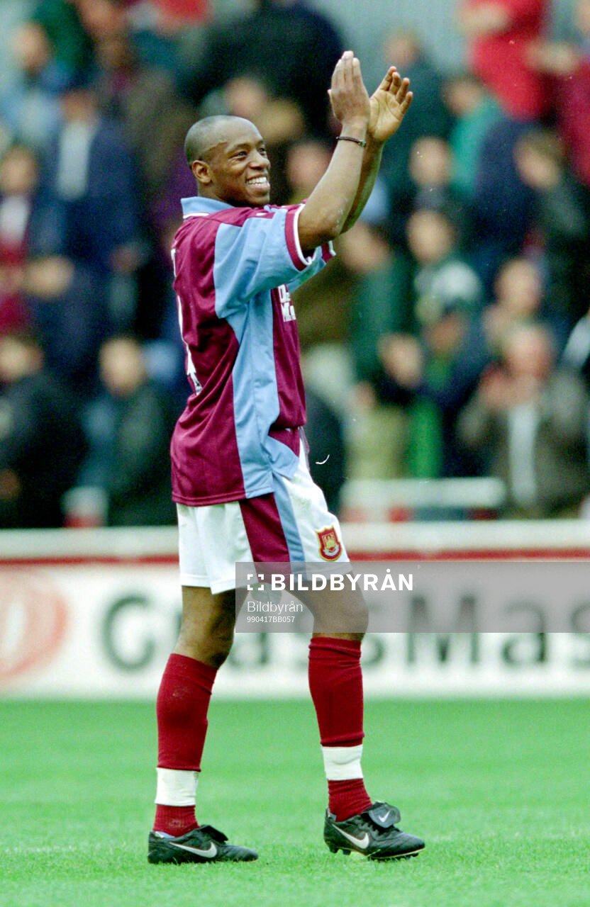 Football, Premier League 1998-1999, West Ham - Derby: Ian Wright of West Ham.