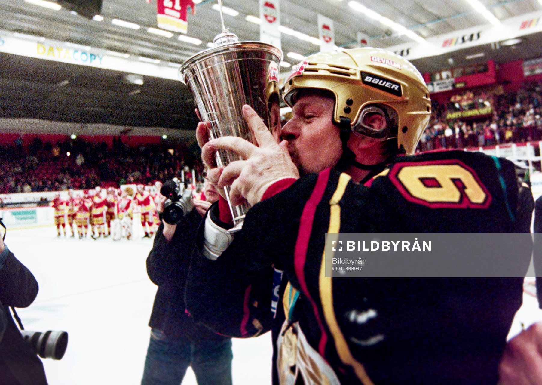 Brynäs, svenska mästare 1999. Anders Huss jublar med