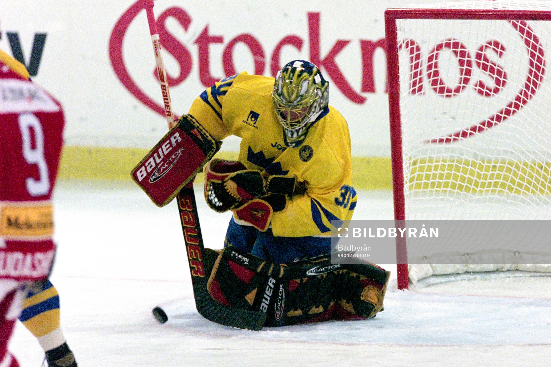Johan Holmqvist, Målvakt, Sverige