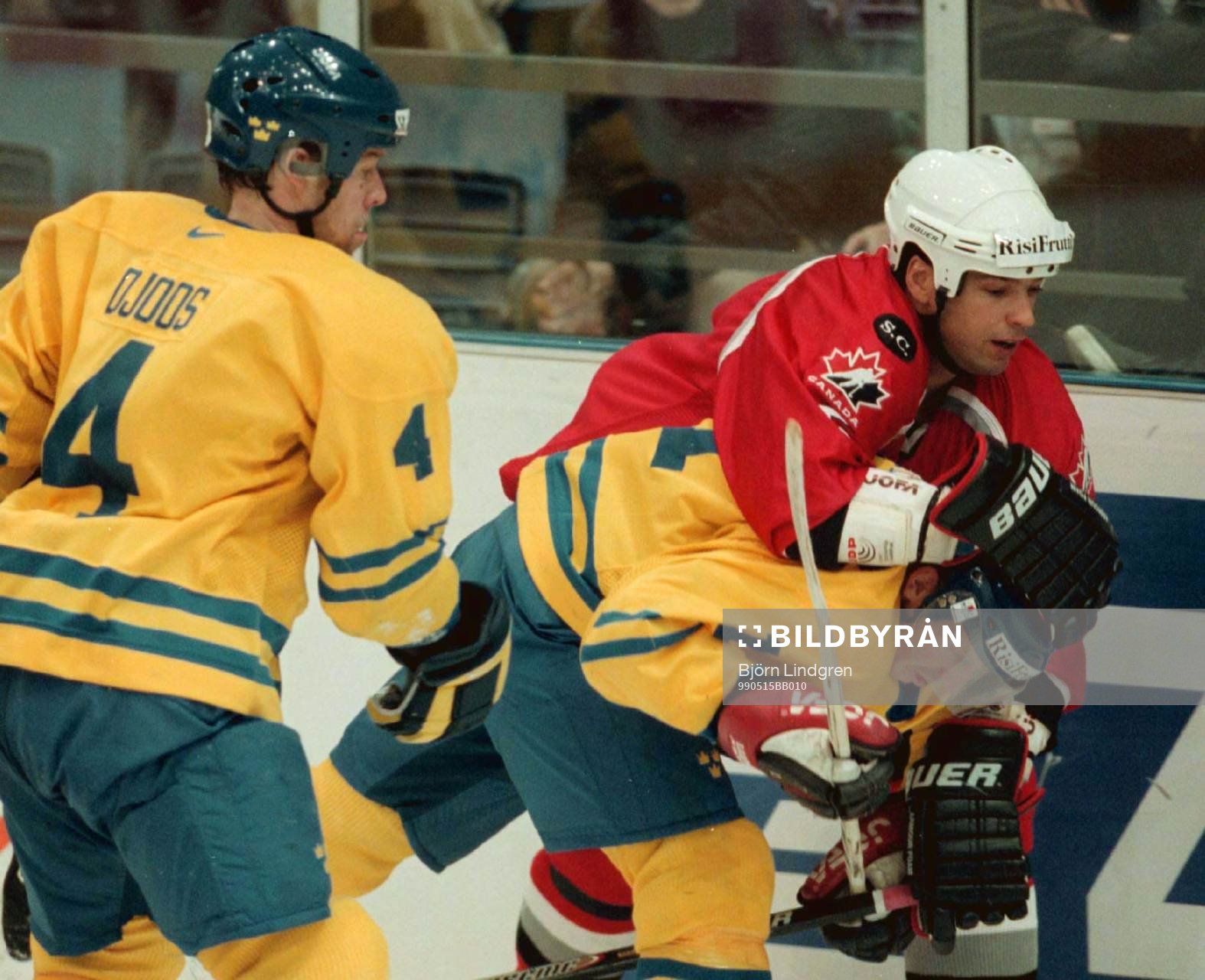 Stephane Quintal trycker till Daniel Alfredsson