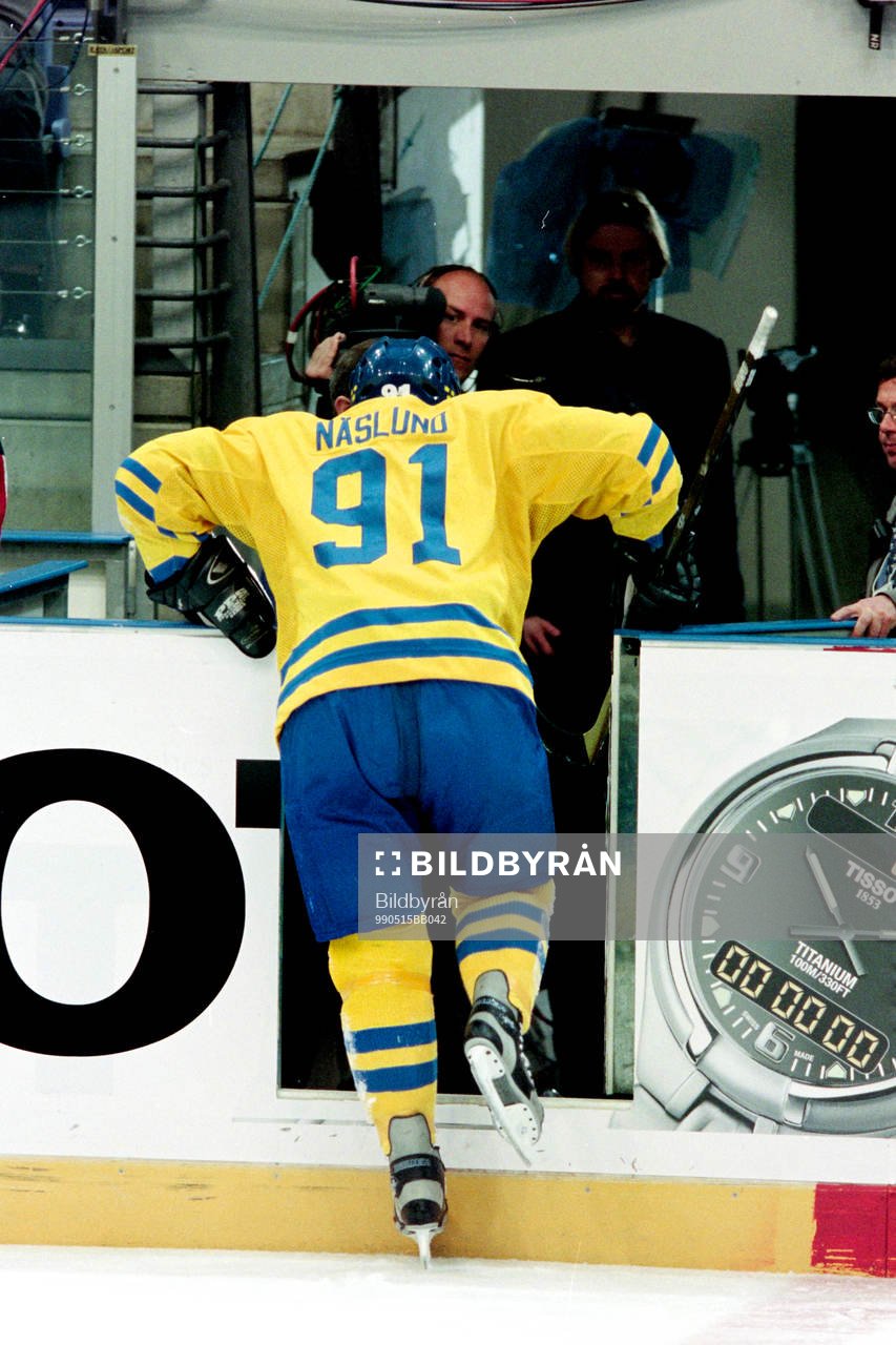Markus Näslund, Sverige lämnar isen