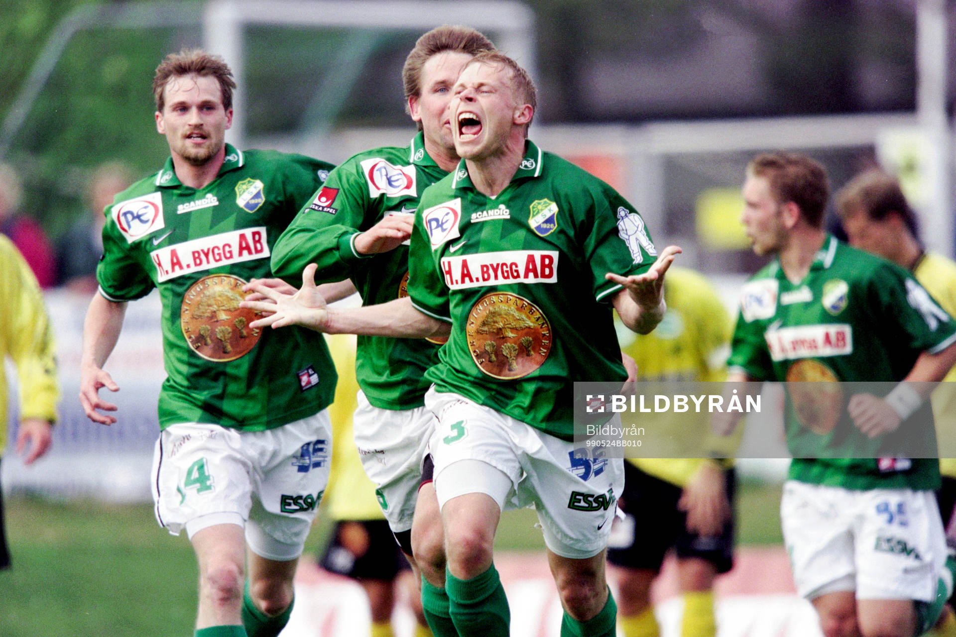 Fotboll, Div 1 Södra, Mjällby - Panos Ljungskile, 3-1: Christian Johansson, Ljungskile jublar efter sitt mål.