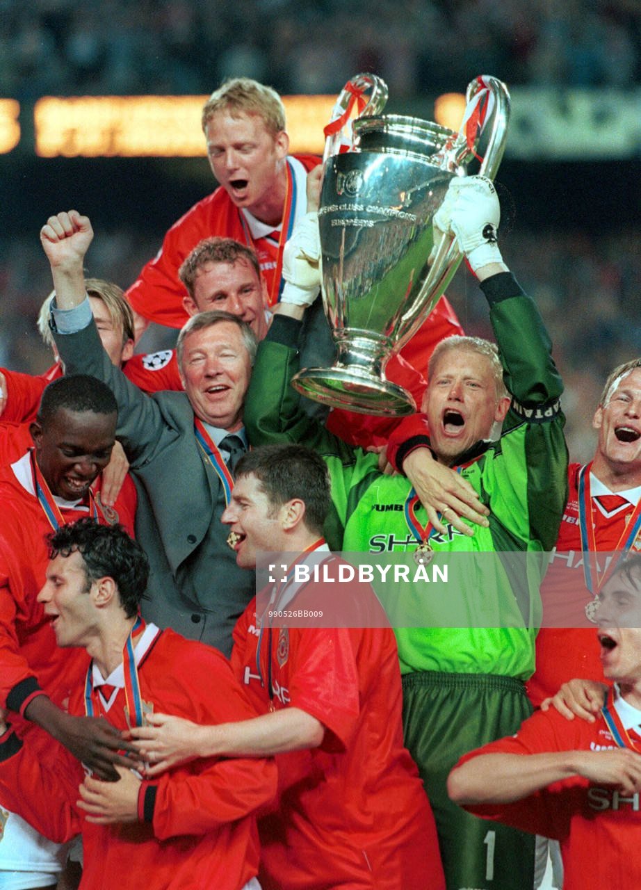 Alex Ferguson och Peter Schmeichel i centrum