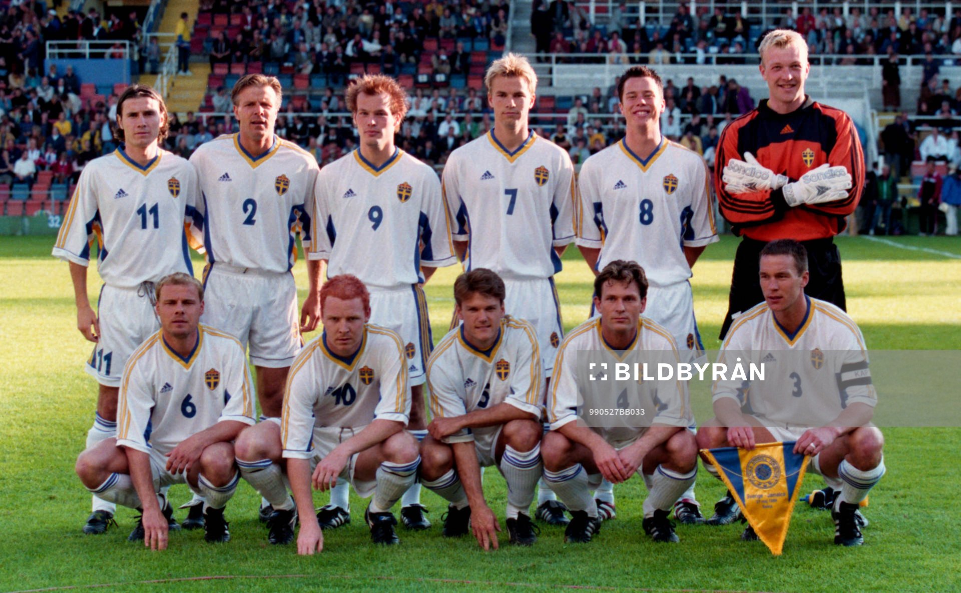 Bakre raden fr.v. Yksel Osmanovski, Roland Nilsson, Fredrik Ljungberg, Niclas Andersson, Daniel Andersson, Magnus Hedman, Målvakt, Främre raden fr.v. Magnus Svensson, Jörgen Pettersson, Mikael Hellström, Pontus Kåmark, Patrik Andersson, Sverige. Lagbild