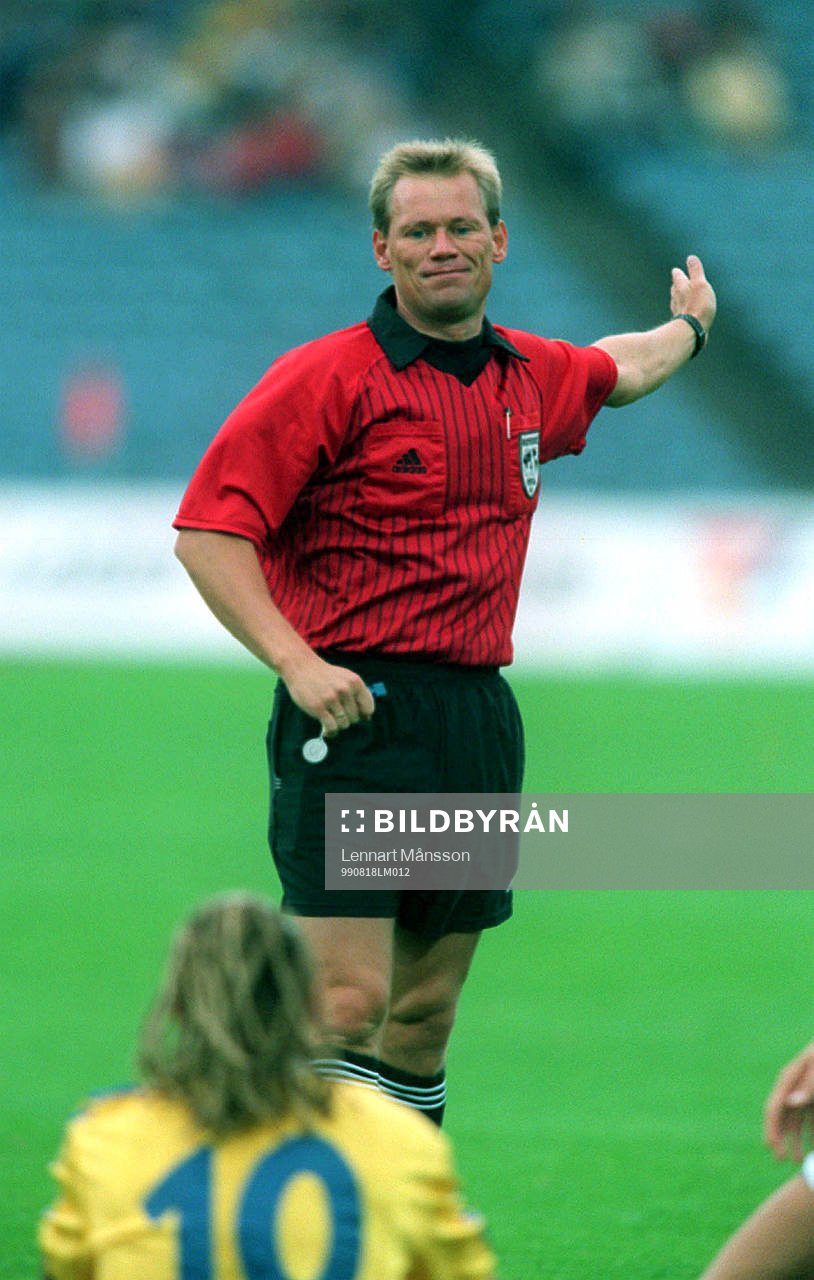 Claus Bo Larsen, Domare