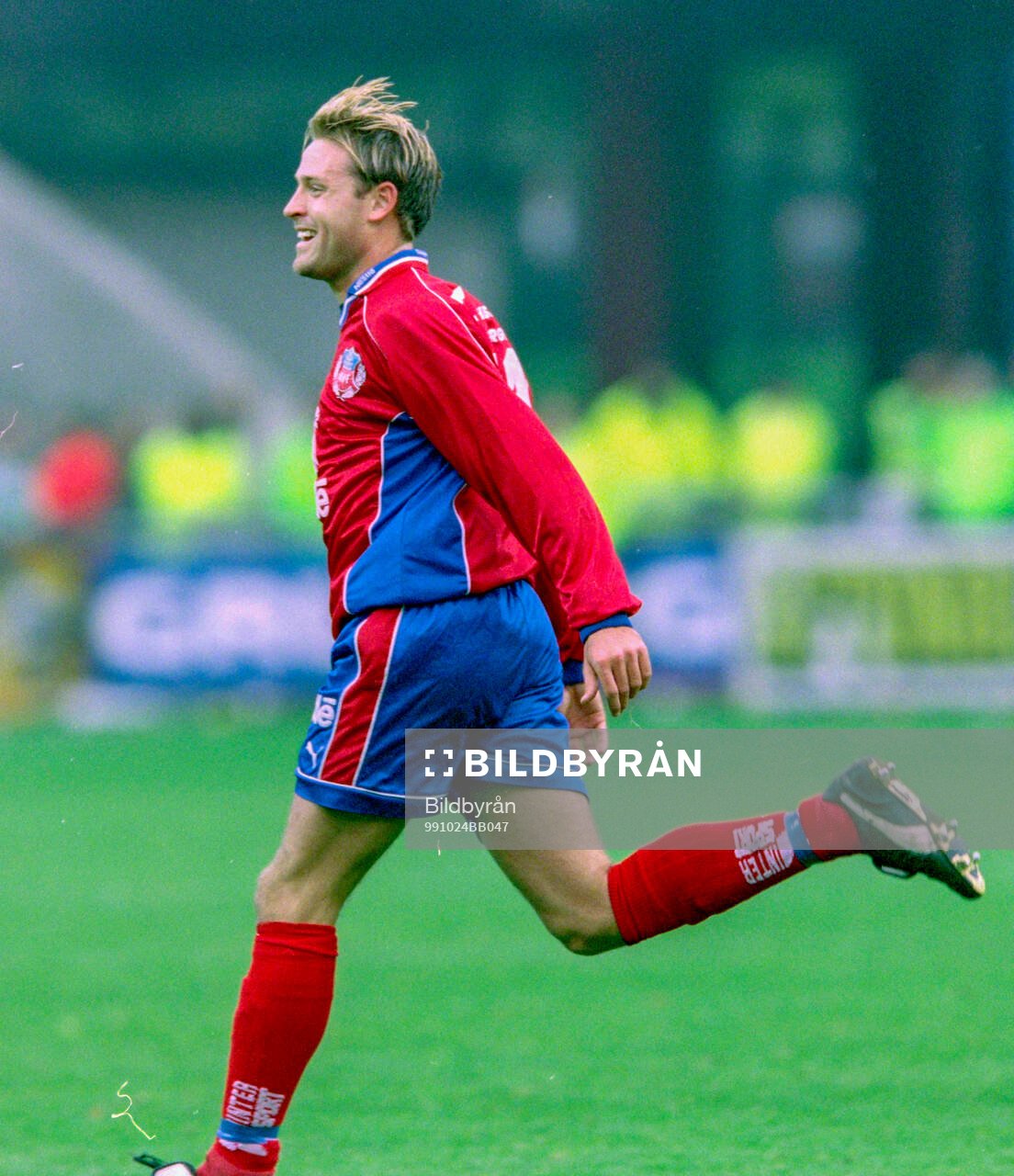 Fotboll, Allsvenskan 1999, Helsingborg - Hammarby 2-0: Helsingborgs Erik Wahlstedt jublar efter sitt 2-0 mål.