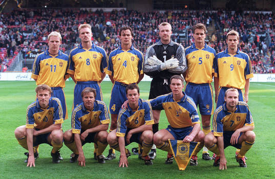 Bakre raden fr.v. Jörgen Pettersson, Johan Mjällby,