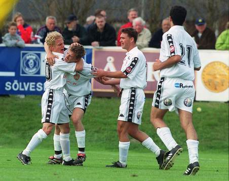 Superettan Jubel, Café Opera Erik Sundin målskytt t v