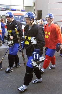 Rikard Persson, Samuel Påhlsson och Henrik Sedin, Sverige