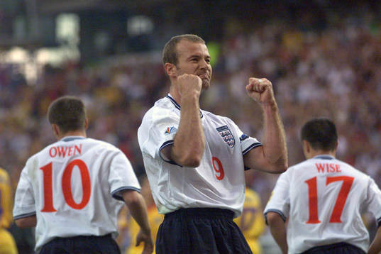  Alan Shearer, England jublar efter sitt straffmål