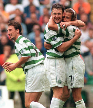  Henrik Larsson och Chris Sutton, Celtic (Jubel)