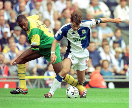  Matt Jansen, Blackburn springer ifrån Fernando Derveld, Norwich.