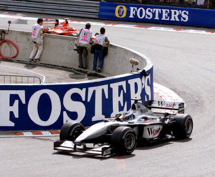 Mika Häkkinen, Mercedes McLaren i ledning framför Michael