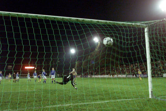 Hanna Ljungberg gör 3-0 för Sverige