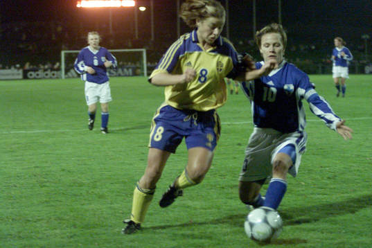 Tina Nordlund, Sverige försöker komma förbi en Finsk