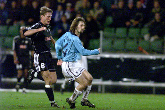 Erik Myland, München, steget före Fredrik Gustafsson, HBK