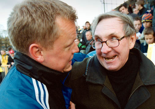  Halmstad BK Svenska mästare år 2000. Jan Andersson, assisterande tränare och Stig Nilsson, ordförande jublar