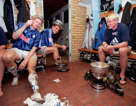  Michael Svensson, Stefan Selakovic och Petter Hansson, Halmstad (von Rosens pokal, buckla, omklädningsrum)