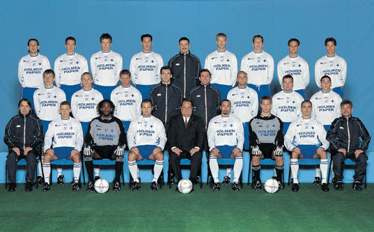  Mikael Ström, Stefan Alvén, Mattias Östberg, Alexander Petras, Erkki Sandberg (mv-tränare), Mattias Flodström, Fredrik Bild, Thomas Olsson, Jan Jansson. Mellersta raden fr v : Mathias Gravhem, Jonas Bjurström, Patrik Jönsson, Roger Lönn (ass. tränare), Tor-Arne Fredheim (tränare), Mathias Florén, Mikael Blomberg,S aleh Saadoo. Främre raden fr v : Ove Eklund (sjukgymnast), Kristian Bergström, Eddie Gustafsson, Jonas Wallerstedt, Tommy Wisell (sportchef), Alexander Östlund, Patrik Andersson, Patrik Kieback, Bosse Almcrantz (massör).
