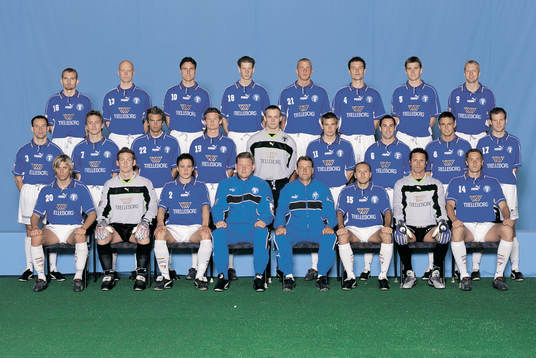  Sigurbjörn Hreidarsson, Mikael Danielsson, Jonas Nilsson, Douglas Andersson, Thomas Magnusson, Ola Larsson, Peter Abelsson, Johan Andersson. Mellersta raden fr. v: Jörgen Eriksson, Jens Svensson, Markus Persson, Andreas Olsson, Fredrik Persson, Martin Andersson, Mattias Kronvall, Ronny B Petersen, Patrik Svensson. Främre raden fr.v: Christian Andersson, Björn Levin, Jens Sloth, Alf Westerberg (ass. tränare), Ole Mørk (tränare), Tommi Grönlund, Pål Lundin och Mika Kottila.
