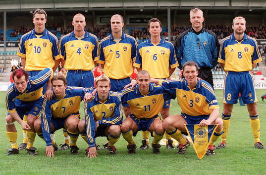  Sverige, Bakre raden fr. v: Zlatan Ibrahimovic, Olof Mellberg, Teddy Lucic, Daniel Andersson, Magnus Hedman och Håkan Mild