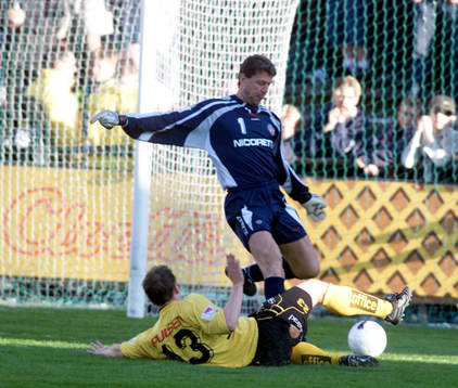 Lars-Gunnar Carlstrand, Elfsborg attackerar Sven Andersson,