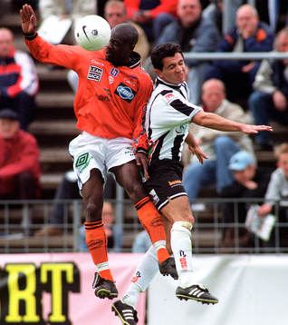 VSK:s Moses Ndugwa och Gabriel Ucar