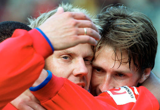 Tvåmålsskytten Hans Eklund, Helsingborg kramas om av