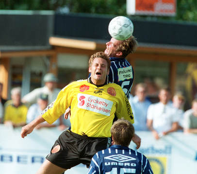 Niclas Sjöstedt, Frölunda i nickduell med Mjällbys