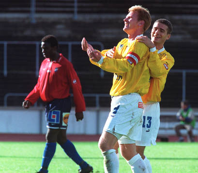  Henrik Nebrelius och Anders Jemail jublar efter 2 - 0 målet.