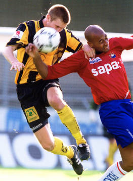 Jeffrey Aubynn, Örgryte i en luftduell med Tuomas