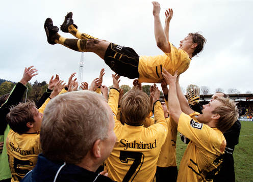  Elfsborg spelar i allsvenskan även nästa år genom dagens seger över Norrköping. Här hyllas Stefan Andreasson efter lång och trogen tjänst