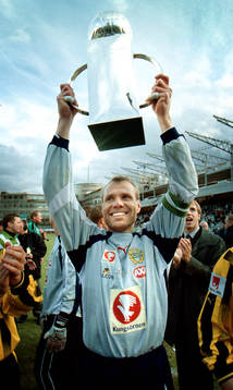  Hammarby Svenska Mästare: Lasse Eriksson med Lennart Johanssons Pokal