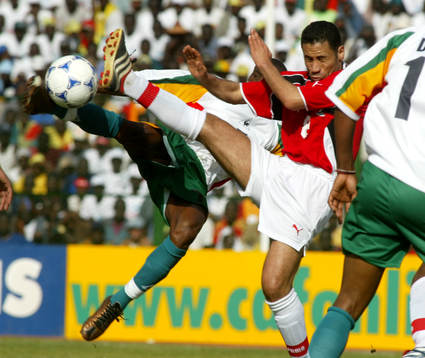 Egypten - Senegal.Yaser Radwan, Egypten, stämplar Khalilou