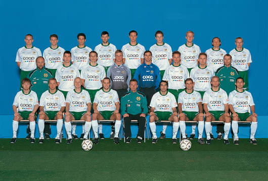 Bakre raden fr v; Charlie Ejerholm, Mikael Hellström, Suleyman Sleyman, Grym Bergman, Peter Holm, Patrik Gerrbrand, Mikael Andersson, Antti Pohja, Jonas Andersson.