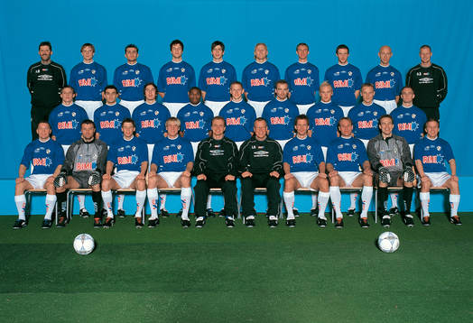  Bakre raden fr v; Hans Bartholdsson, massör, Daniel Karlsson, Besim Shulemaja, Börje Sundvall, Vlado Reljanovic, Per Johansson, Andreas Johansson, Mikael Nilsson, Mattias Thylander, Anders Smith, lagledare.