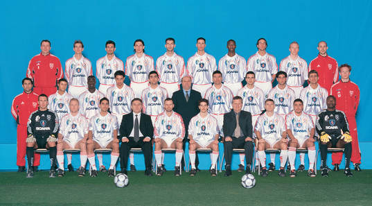  Bakre raden fr v; Zoran Babic, assisterande tränare, Joel Riddez, Ghassan Hamed, Nebojsa Jovovic,  Zoran Manovic, Pierre Bengtsson,  Omar Jamo, Andreas Yacob, Fredrik Samuelsson, Peter Svensson.