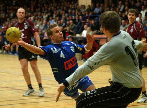 Oscar Jensen, målvakt Lugi och Christoffer Geissler, H 43