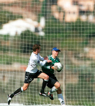 Fredrik Sundfors, målvakt, Sundsvall, tacklas