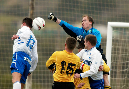 Två av IFK:s målskyttar Alexander Petras t.v. och Jonas