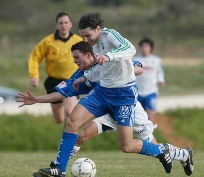 Kristian Haynes i duell om bollen