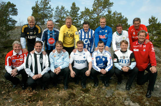  BrFv: Peter Larsson AIK, Sören Åkerby DIF, Anders Grönhagen Elfsborg, Stefan Lundin Göteborg, Jonas TThern, Halmstad, Anderslinderoth Hammarby och Sören Cratz Helsingborg. FrFV: Conny Karlson Kalmar, Jan Jönsson Landskrona, RTom Prahl MFF, B-A Strömberg Norrköping,Per Joar Hansen GIF Sundsvall,Mats Gingblad, Örebro och Erik Hamrén Örgryte.