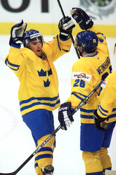 Henrik Zetterberg och Mattias Weinhandl, Sverige, jubel