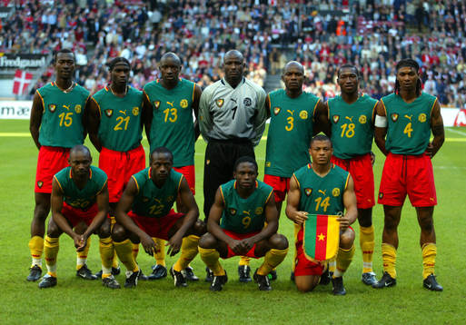  Övre fr v: Nicolas Alnoudji, Joseph-Desire Job, Lucien Mettomo, Boukar Alioum, Pierre Wome, Patrick Suffo, Rigobrt Song. Nedre fr v: Salomon Olembe, Lauren Etame Mayer, Samuel Etoo, Joel Epalle.