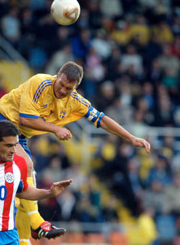 Robert Acuna, Paraguay och Patrik Andersson, Sverige