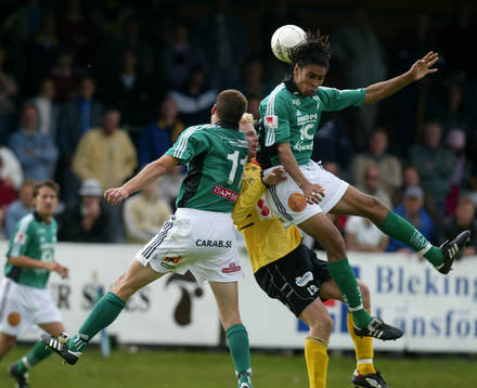 Marco Da Silva och Johan Johansson trycker till Simon