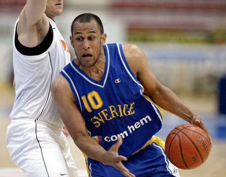 Leslie Myrthil, Sverige