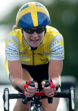  Sussanne Ljungskog, Torslanda CK Thor, SM-silver, tid 26,51,7min.. 