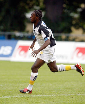 Dulee Johnsson, Häcken